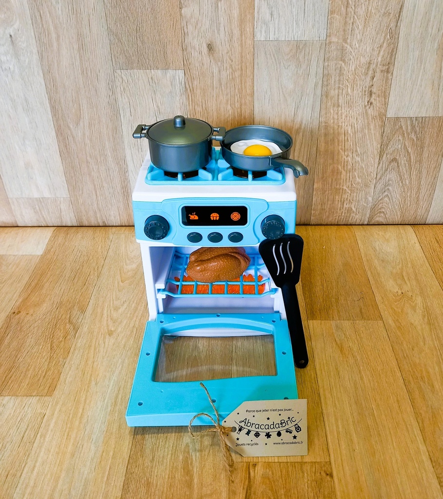 Cuisinière avec accessoires 