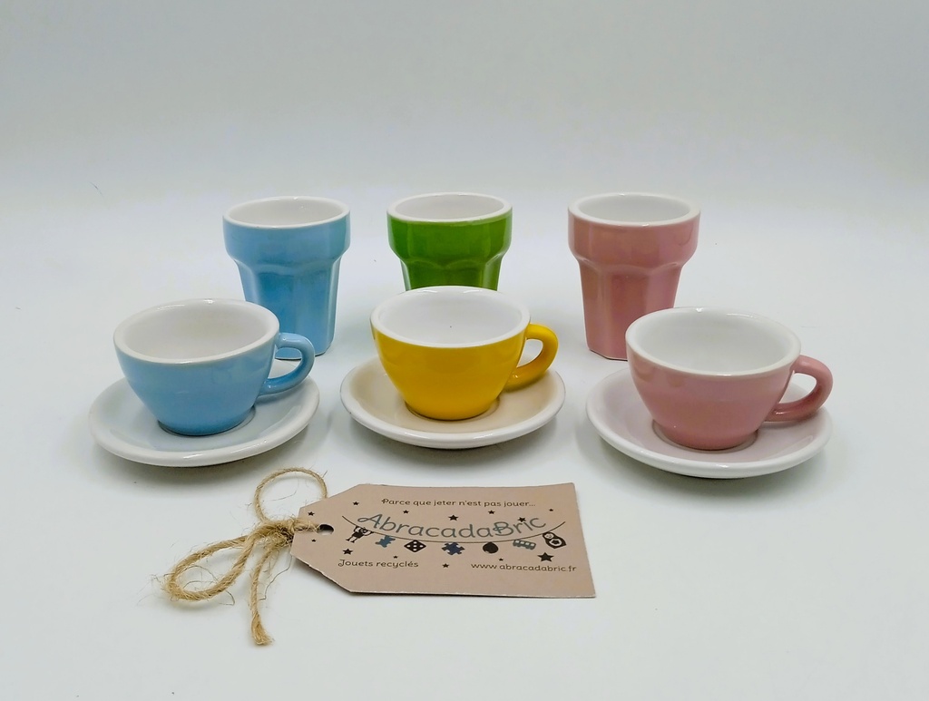 Dinette en porcelaine 9 pièces