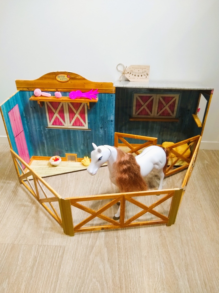 Le poney et son box - PLAYMOBiL