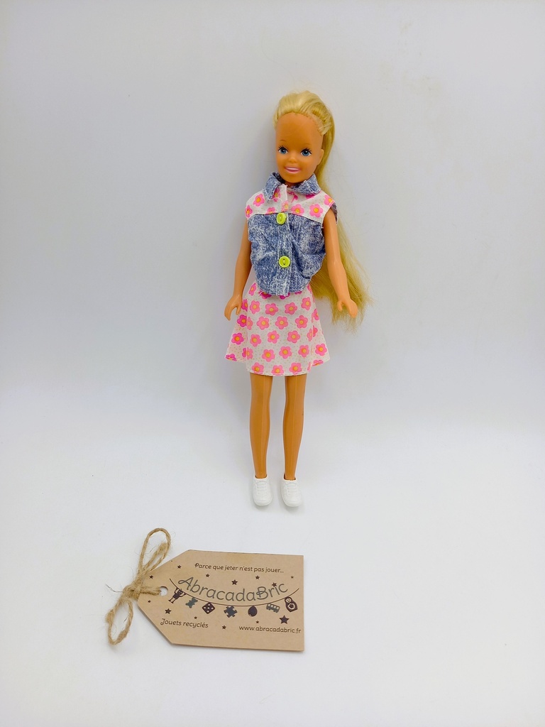 Barbie en tenue à fleur 1995 - MATTEL