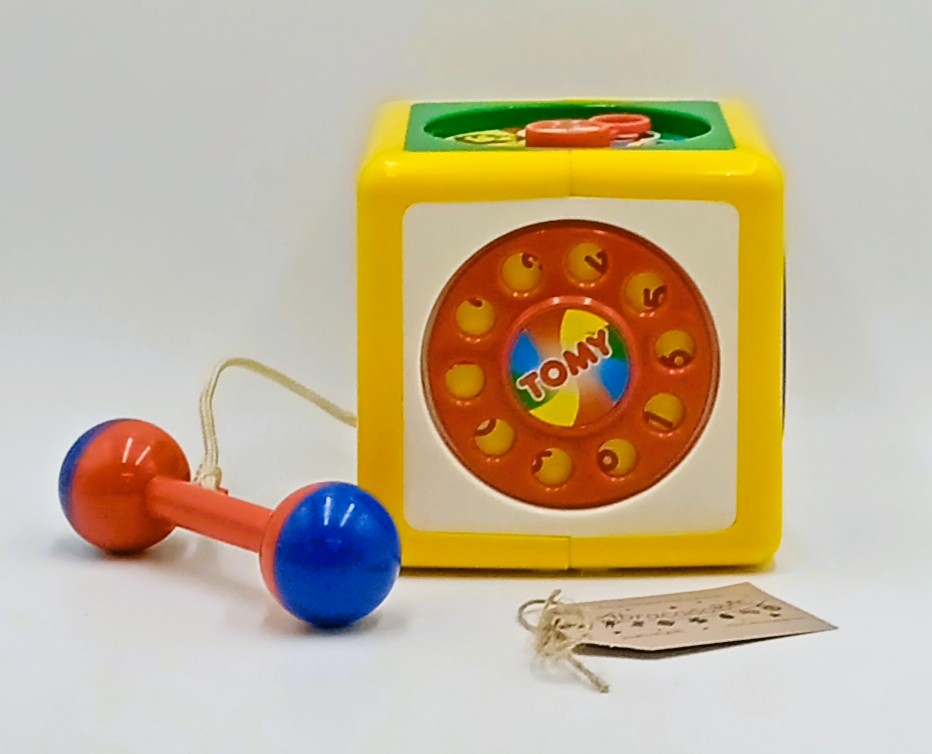 Cube d'activités - TOMY