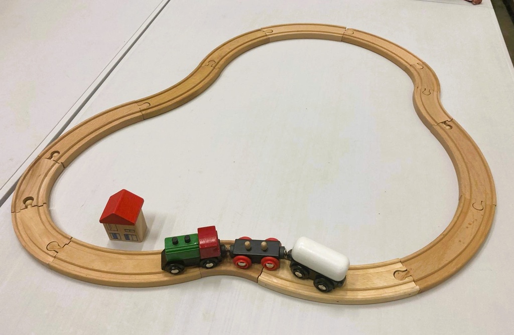 Train + circuit en bois 20 pièces - MDD    