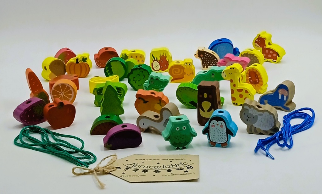 Lot de 36 perles en bois