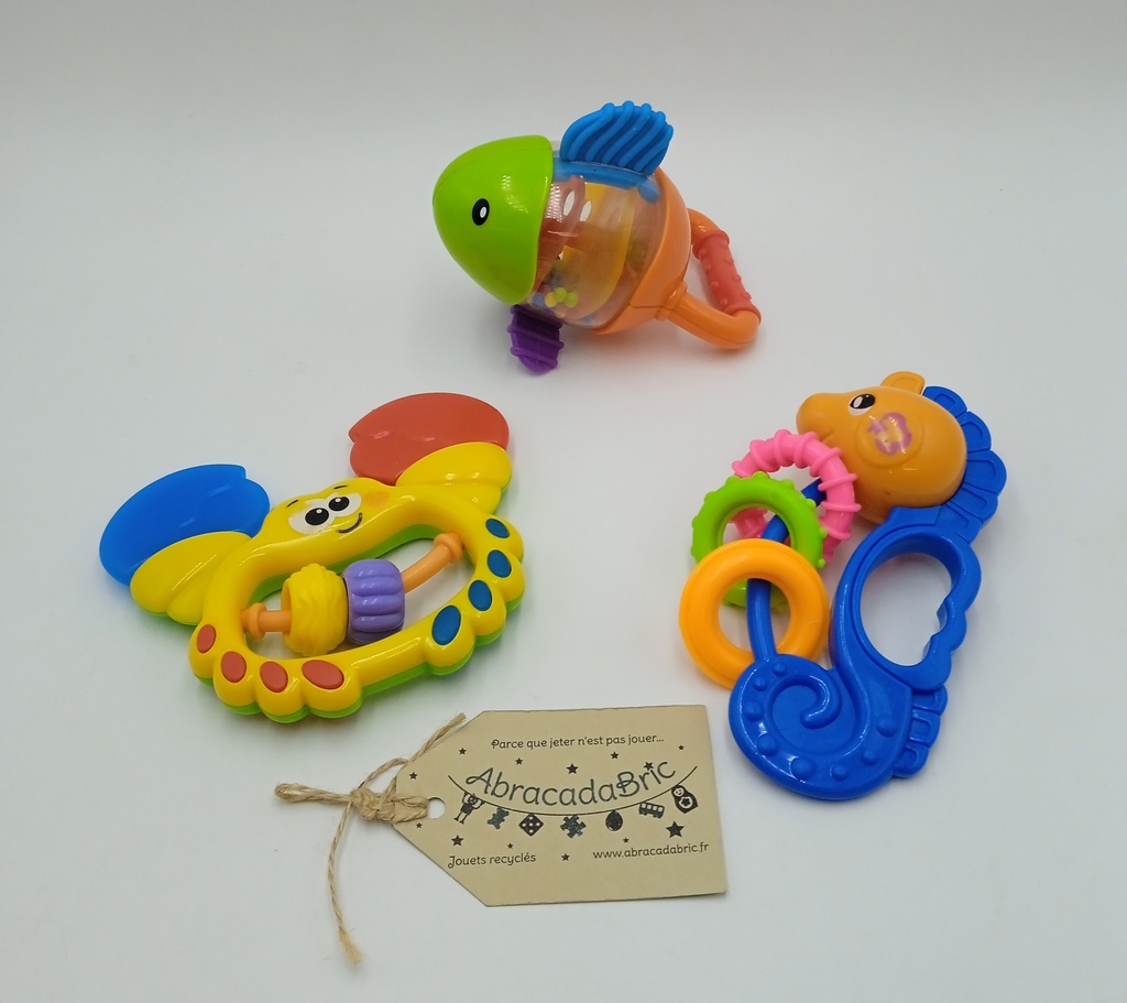 Lot 3 hochets plastique : poisson, hippocampe et crabe