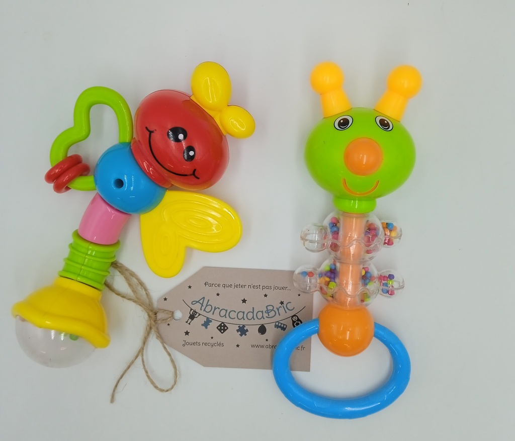 Hochet chenille et papillon 