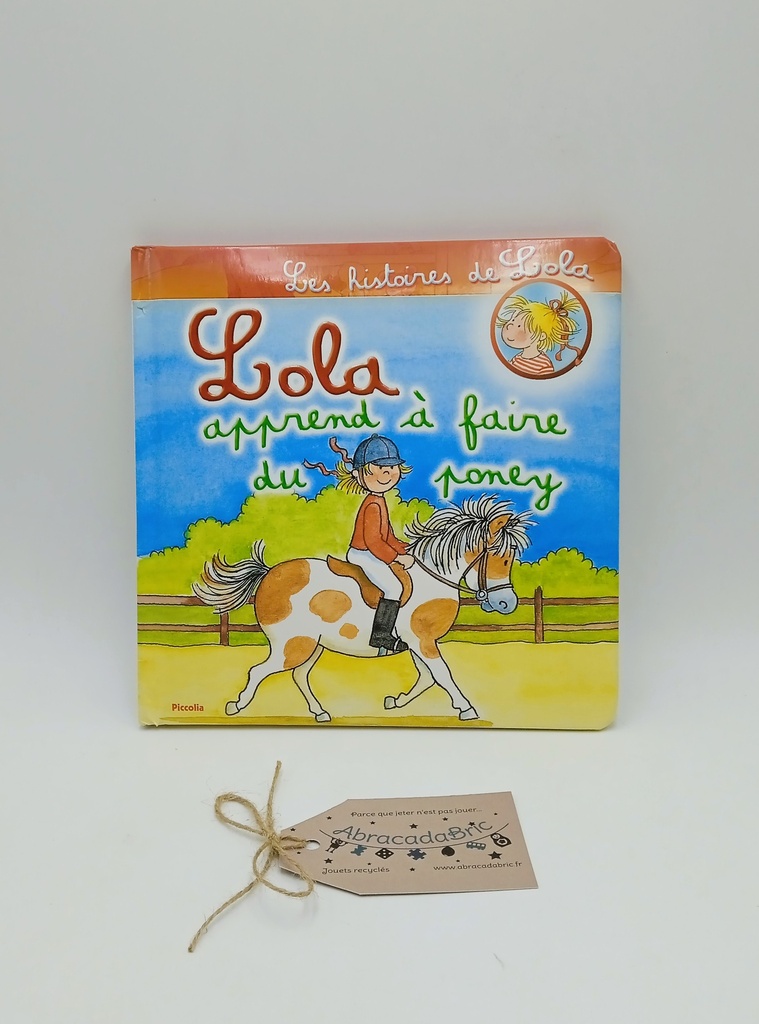 Lola apprend à faire du poney - PiCCOLiA 