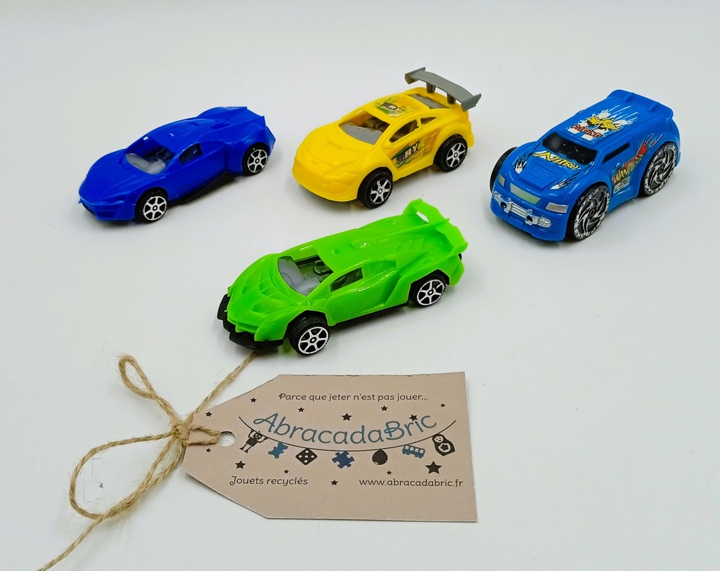 Lot de 4 petites voitures