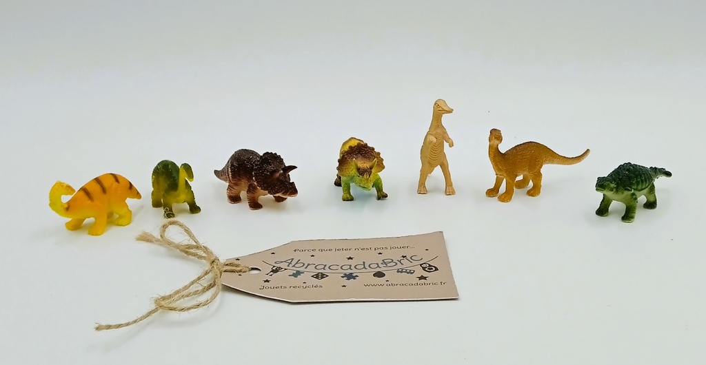 Lot 7 figurines dinosaures 