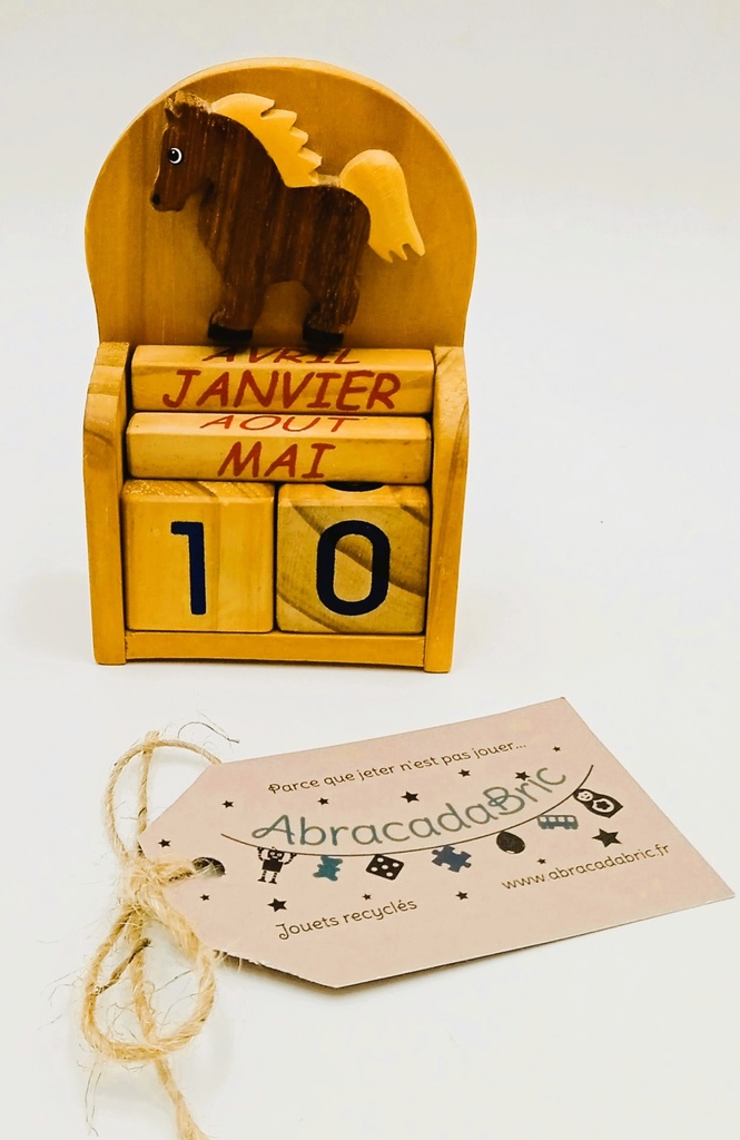  Calendrier perpétuel en bois