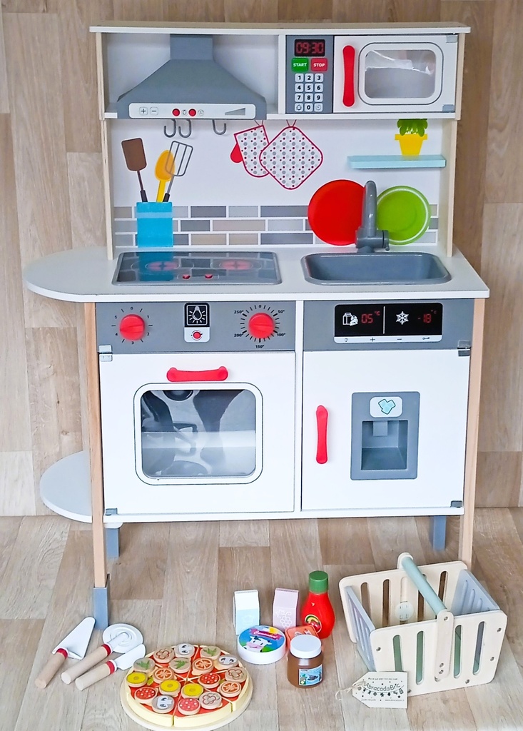 Ma cuisine en bois et ses accessoires - LUPiLU