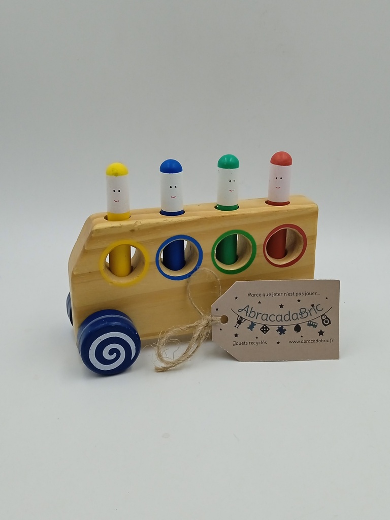 Bus en bois pop up 