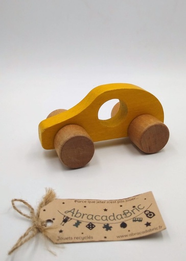 Voiture jaune en bois - iKEA