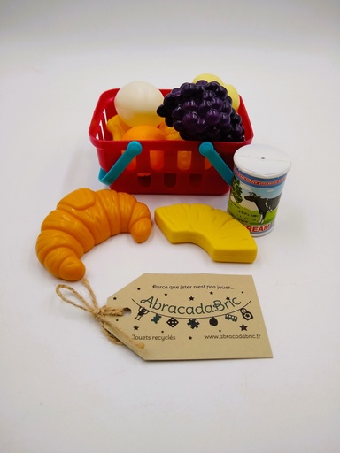 Panier de course rouge et ses bons produits !