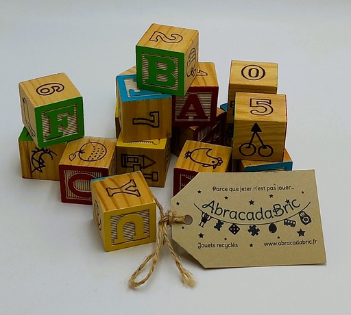Cubes en bois alphabet chiffres & images x26
