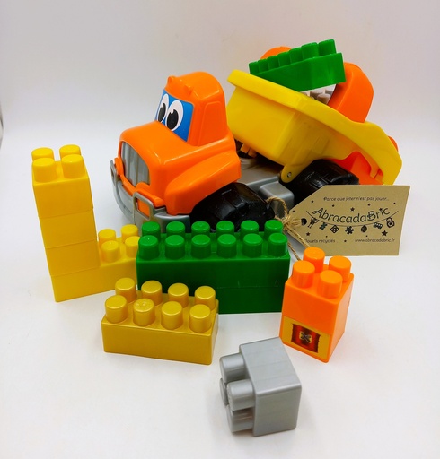 Camion benne et ses briques - ABRiCK 