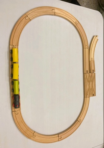 Circuit de train en bois 18 pièces  