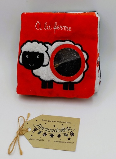 Livre tissus " A la ferme " - EDiTiONS QUATRE FLEUVES