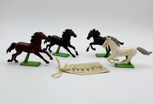 Figurines chevaux de course vintage 1971 (4 pièces) - BRiTAiNS LTD