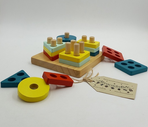 Jeu de formes à empiler en bois
