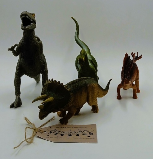 Lot 4 dinosaures  