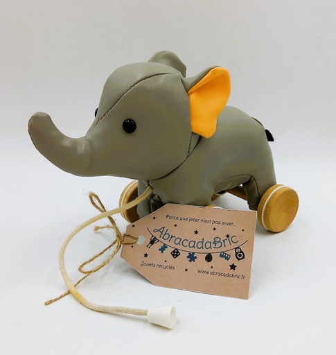Vincent l'éléphant à tirer - LiTTLE BiG FRiENDS