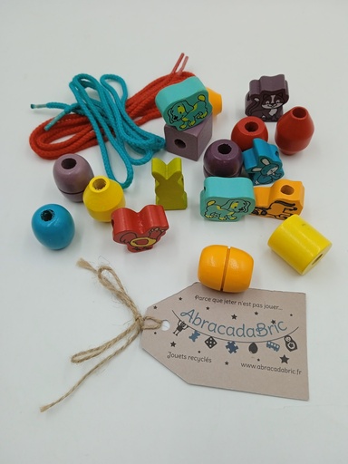 Lot de 56 perles en bois 