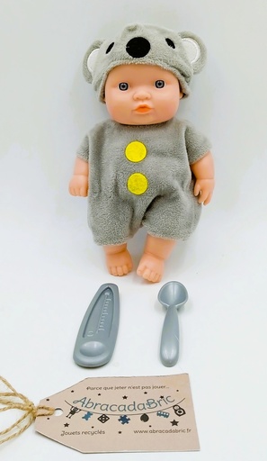 Petit poupon avec vêtement koala