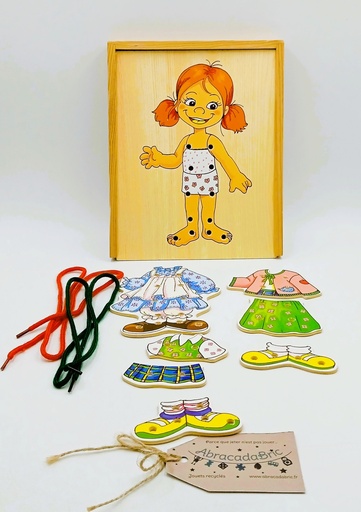 Petite fille à habiller