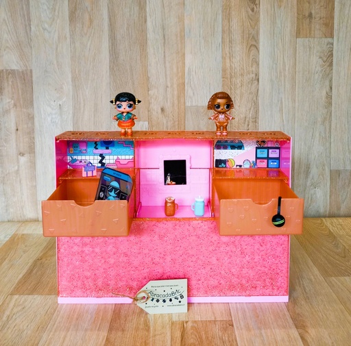  LOL surprise pop up store - MGA 